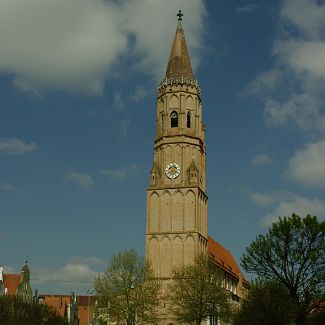 Außenansicht der Pfarrkirche St. Jodok