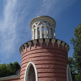 Караульня южной башни на главном въезде в усадьбу Воронцово