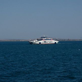 Паром Елена в Керченском проливе