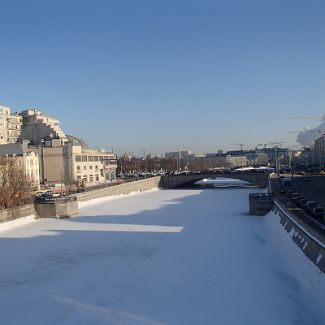 Малый Каменный мост Вид на водоотводный канал, кинотеатр 