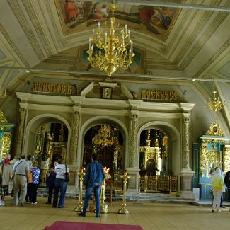 Храм Успения Пресвятой Богородицы с трапезной в Новодевичьем монастыре