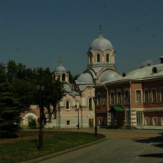 Надвратный храм во имя Тихвинской иконы Божией Матери, храм Иоанна Златоуста и Архимандритские покои