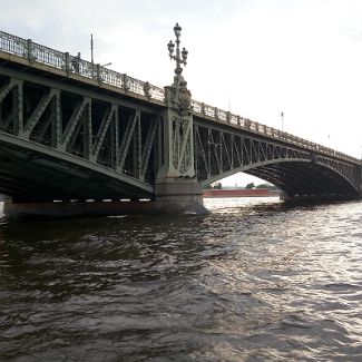 Троицкий мост через Неву