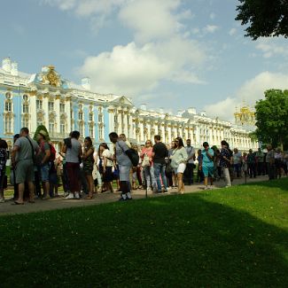 Очередь в кассы Екатерининского дворца