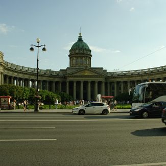 Вид с Невского проспекта на Казанский собор