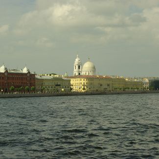 Набережная Макарова в Санкт-Петербурге