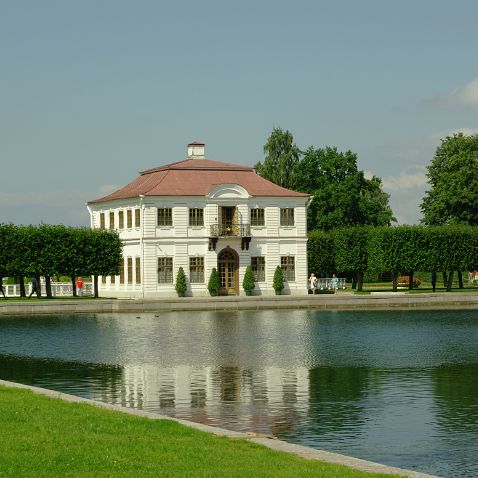 Западная часть Нижнего парка дворцово-паркового ансамбля «Петергоф» Peterhof west | В западной части Нижнего парка дворцово-паркового ансамбля «Петергоф» находятся дворец Марли, павильон...