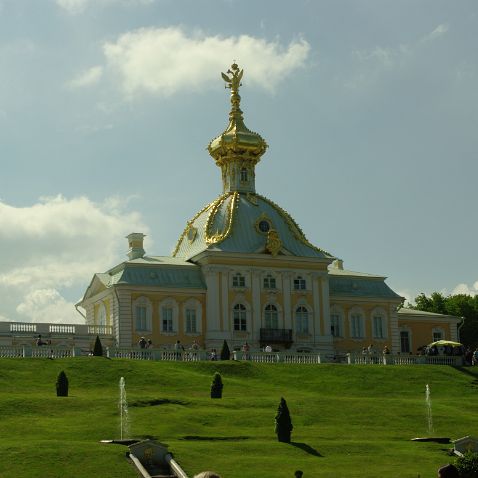 Центральная часть Нижнего парка дворцово-паркового ансамбля «Петергоф» Peterhof central | В центральной части Нижнего парка дворцово-паркового ансамбля «Петергоф» находятся Большой...