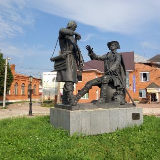 Памятник Петру I и М.И. Сердюкову Памятник Петру I и Михаилу Сердюкову, строителям Вышневолоцкой водной системы