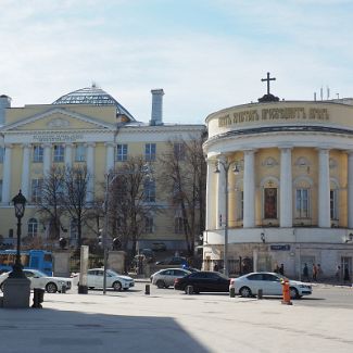 Аудиторный корпус и домовой храм МГУ