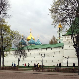 Купола Собора Успения Пресвятой Богородицы Троице-Сергиевой лавры