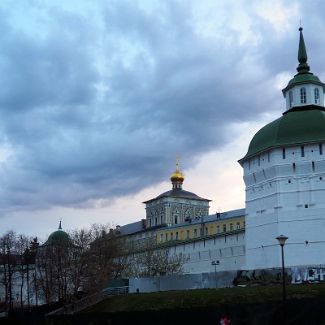 Южная стена Троице-Сергиевой лавры