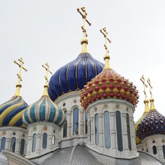 Купола соборного храма благоверного князя Игоря Черниговского в Переделкине