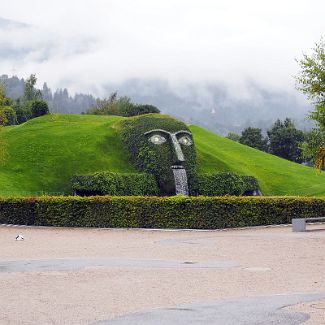 Der Riese am Eingang der Swarovski Kristallwelten in Wattens