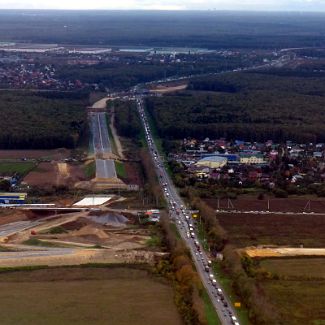 Автомобильная пробка на дороге А-107 возле Домодедово