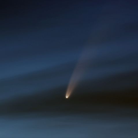 Comet C/2020 F3 (NEOWISE) Комета C/2020 F3 (NEOWISE) после полуночи 10 июля 2020 года. Снято из окна в Москве на статичной треноге с тремя разными...