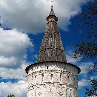 Петровская башня Иосифо-Волоцкого монастыря