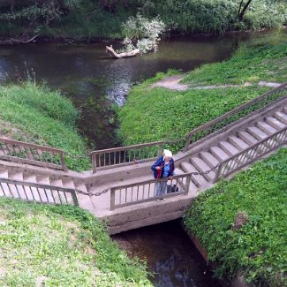 Рыбачка у реки Лама