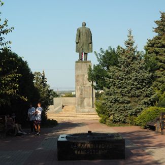 Памятник В.И. Ленину в Керчи Памятник основателю первого советского государства (СССР) Владимиру Ильичу Ленину (Ульянову)