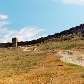 Панорама Генуэзской крепости в Судаке