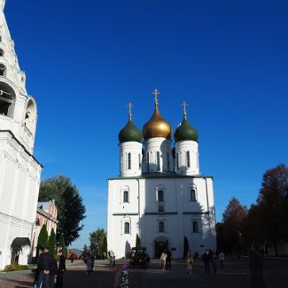 Соборная колокольня и кафедральный собор Успения Пресвятой Богородицы в Коломне