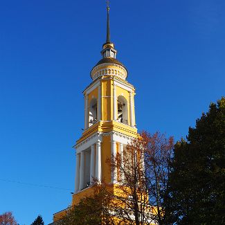 Колокольня Троицкого монастыря в Коломне