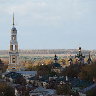 Колокольня церкви Иоанна Богослова и Брусенский женский монастырь