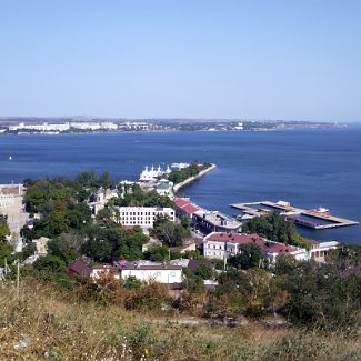 Вид на Керченскую бухту с горы Митридат