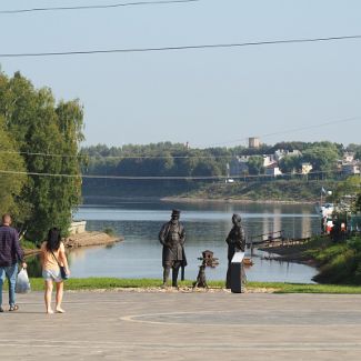 Памятник горожанам и знаменитой собаке Серко