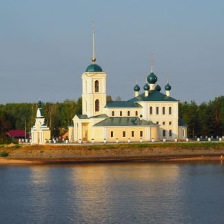 Церковь Знамения Честного Креста Господня в Коприне