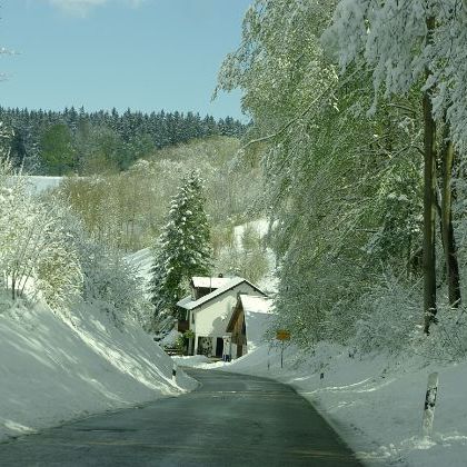 Deutschland: Frühling Straßen von Oberbayern und Schwaben Германия: Весенние дороги Верхней Баварии и Швабии