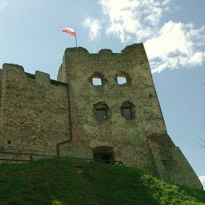 Zamek w Czorsztynie Польша. Воеводство Малопольское. Руины замка в Чорштыне. | Czorsztyn Castle