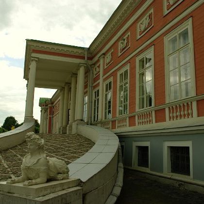 Большой дворец усадьбы Кусково Главное сооружение в увеселительной усадьбе графа П. Б. Шереметева в Кусково для торжественного приёма гостей в летнее...