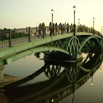 Tsaritsyno Park: Middle pond with fountain Средний Царицынский пруд Музея-заповедника 