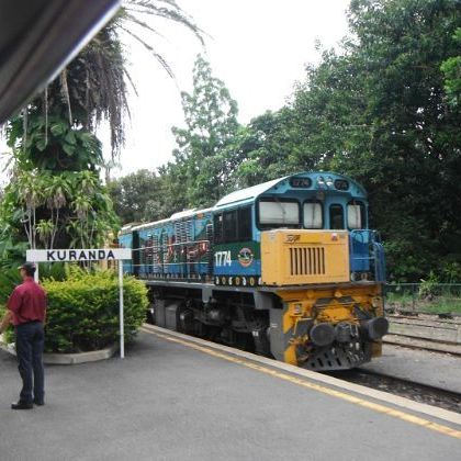 Queensland: Kuranda Scenic Railway: Kuranda to Freshwater Австралия: Квинсленд: Железная дорога Kuranda Scenic Railway, от станции Kuranda до станции Freshwater