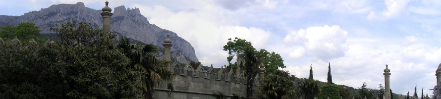 Воронцовский дворец на фоне зубцов Ай-Петри  Крым: Алупка: Воронцовский дворец на фоне зубцов Ай-Петри : Крым, Palace, Алупка, Горы, Panorama, Crimea