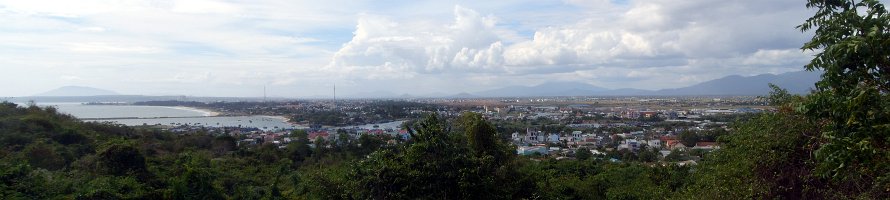 Phan Thiết panorama  Вьетнам: Панорама Фантхьета - центра провинции Биньтхуан : Việt Nam, Panorama