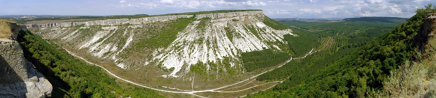 Биюк-Ашлама-Дере и Беш-Кош  Крым: Панорама балки Биюк-Ашлама-Дере и горы Беш-Кош со стороны Чуфут-Кале : Panorama, Crimea, Крым, Горы