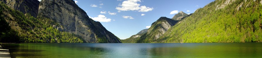 Königsseepanorama in nördlicher Richtung  Oberbayern: Der Königssee von St. Bartholomä talauswärts gesehen Верхняя Бавария: Панорама озера Кёнигзее в северном направлении от церкви Святого Варфоломея : Panorama, Deutschland, Germany, Bavaria, Горы, Lake