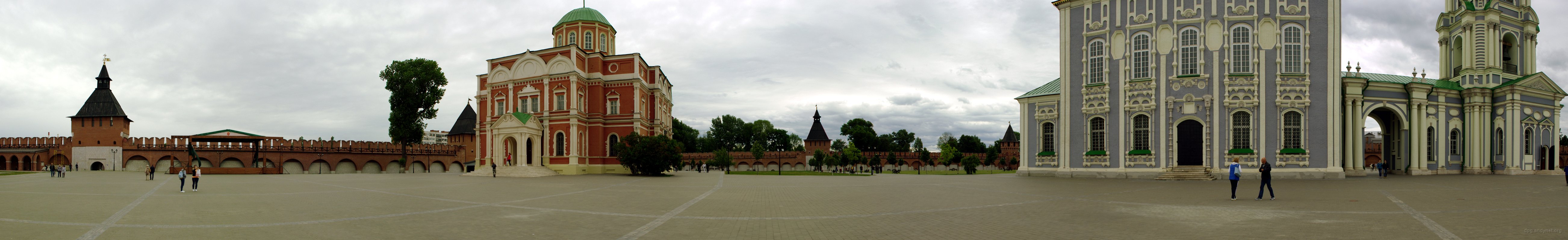 Панорама центральной площади Тульского кремля