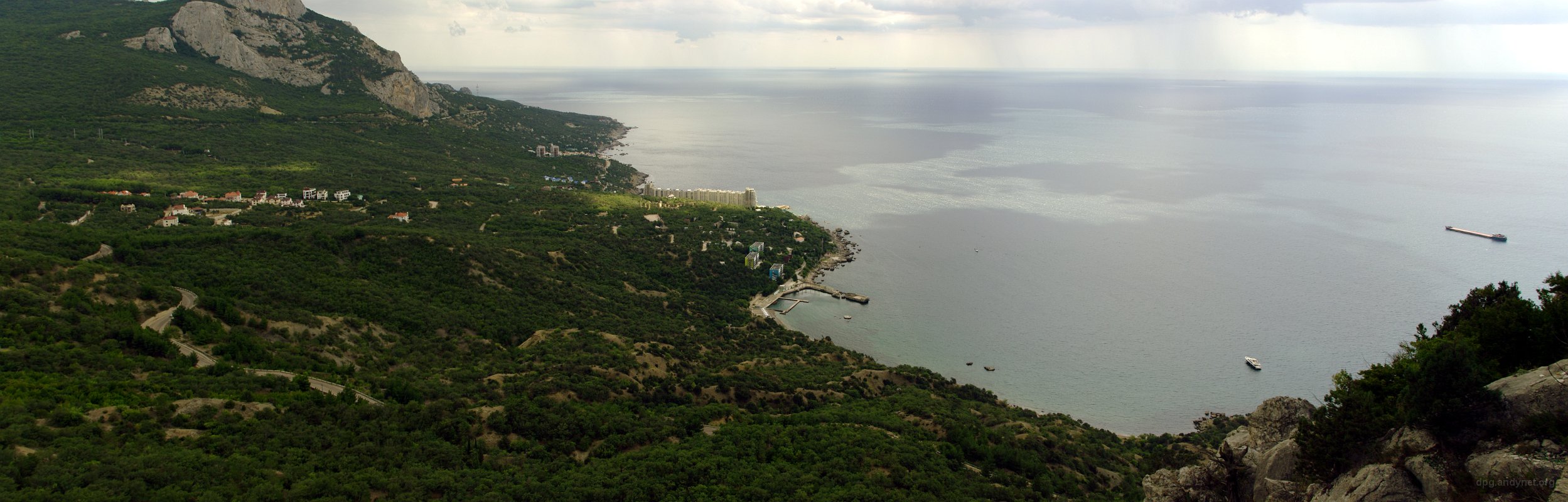 Панорама Ласпинской бухты