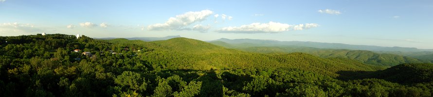 Панорама крымских гор с балкона БСТ-1  Вид на восток в направлении горы Чатырдаг с балкона Башенного Солнечного Телескопа Крымской Астрофизической Обсерватории : Crimea, Крым, КрАО, Научный, БСТ-1, Panorama